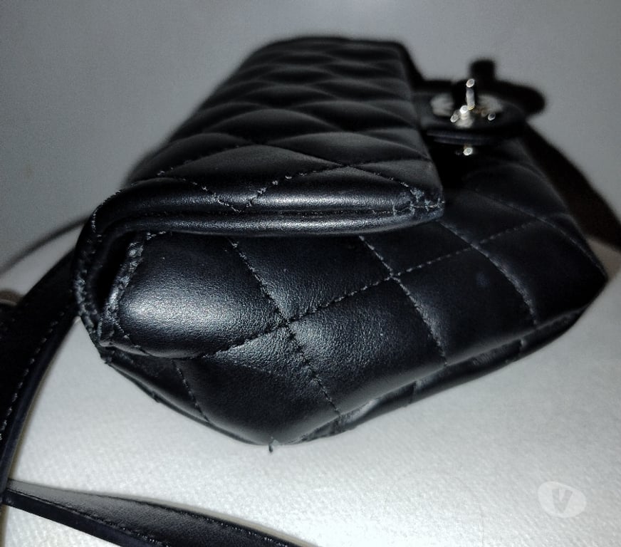 Accessoires - Bagagerie Alpes-Maritimes Nice - Photos Vivastreet Sac banane Chanel uniforme en cuir d'agneau noir