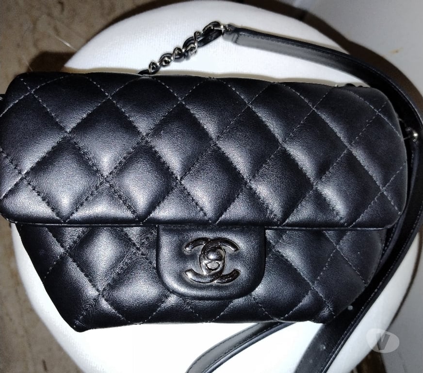 Accessoires - Bagagerie Alpes-Maritimes Nice - Photos Vivastreet Sac banane Chanel uniforme en cuir d'agneau noir