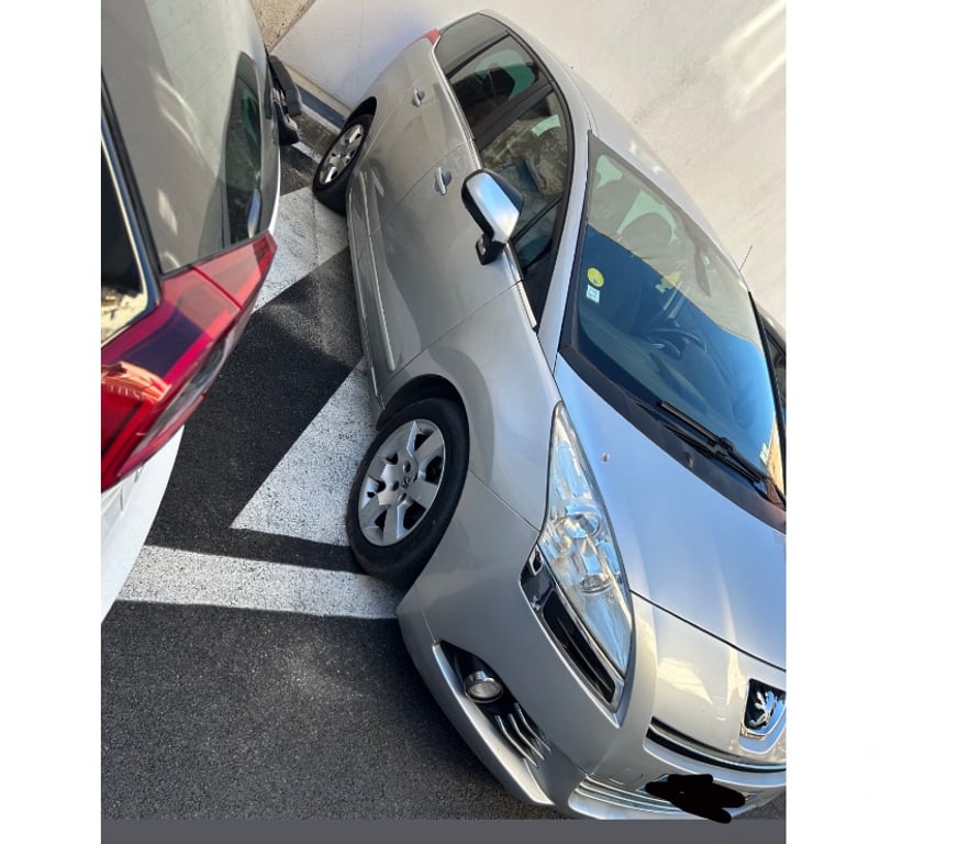 Voiture d'occasion Var Toulon - Photos Vivastreet Peugeot 5008 2012
