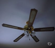 Ventilateur de plafond avec lampes