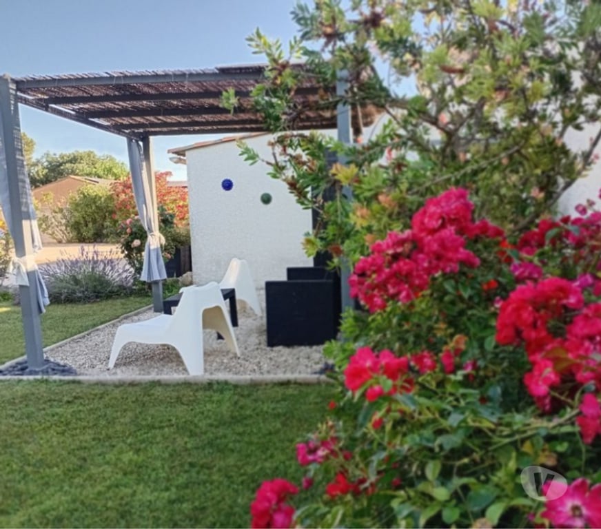 location saisonniere Vaucluse L'Isle sur la Sorgue - 84800 - Photos Vivastreet GITE DE CHARME, piscine, climatisé, Provence & Luberon