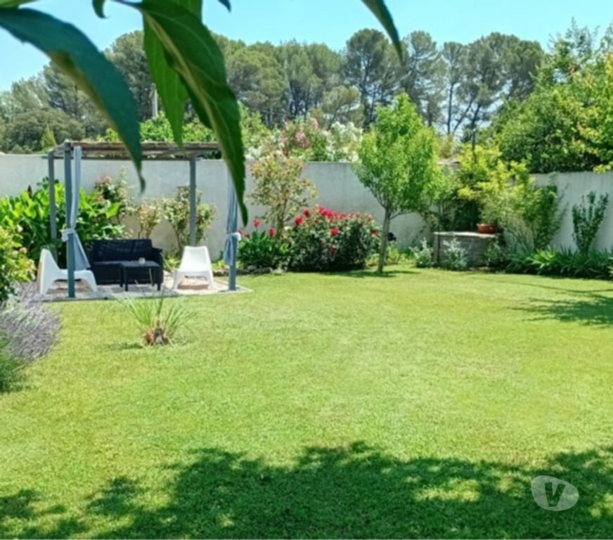 location saisonniere Vaucluse L'Isle sur la Sorgue - 84800 - Photos Vivastreet GITE DE CHARME, piscine, climatisé, Provence & Luberon