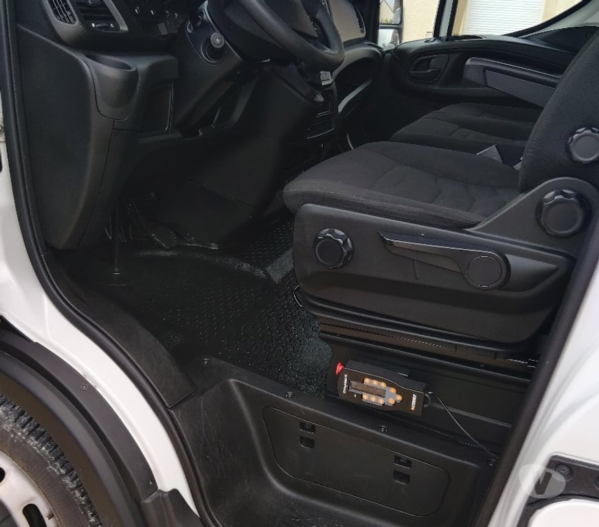 Véhicules commerciaux & utilitaires d'occasion Saône-et-Loire Louhans - Photos Vivastreet Iveco ampiroll 35c