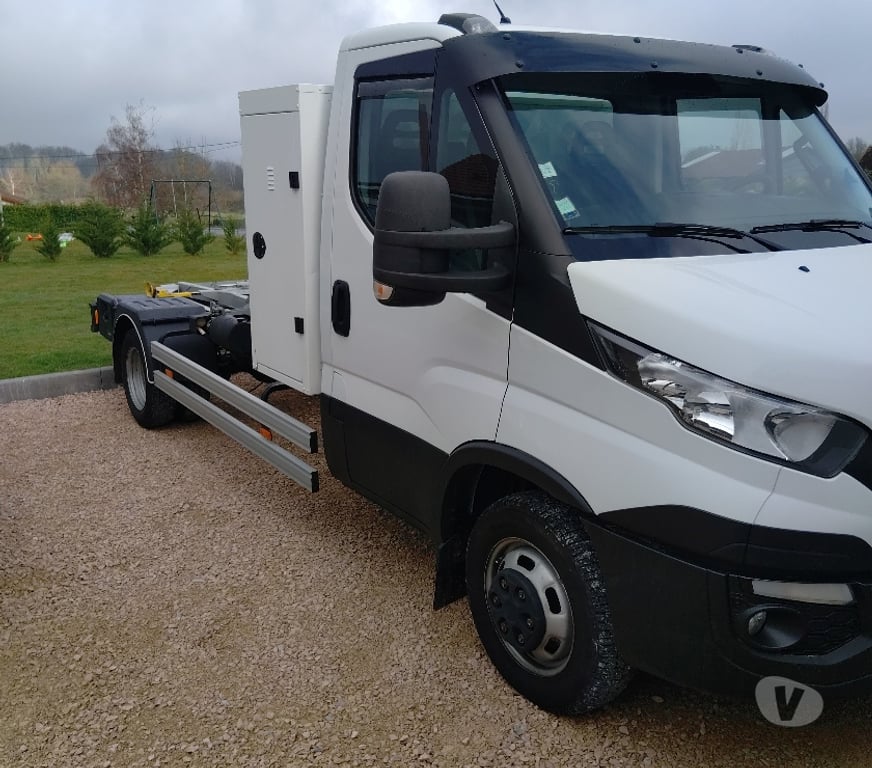 Véhicules commerciaux & utilitaires d'occasion Saône-et-Loire Louhans - Photos Vivastreet Iveco ampiroll 35c