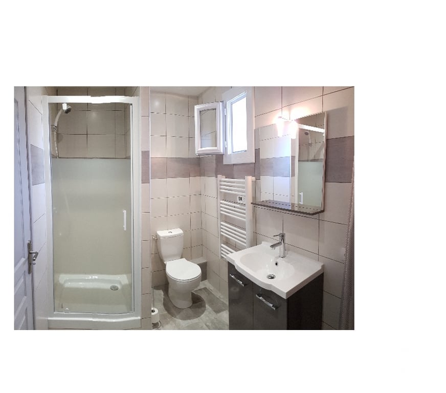 Appartements à vendre Var St Maximin la Ste Baume - 83470 - Photos Vivastreet T2 A VENDRE DE 50 M 36 LOI CARREZ CENTRE VILLE DE ST MAXIMIN