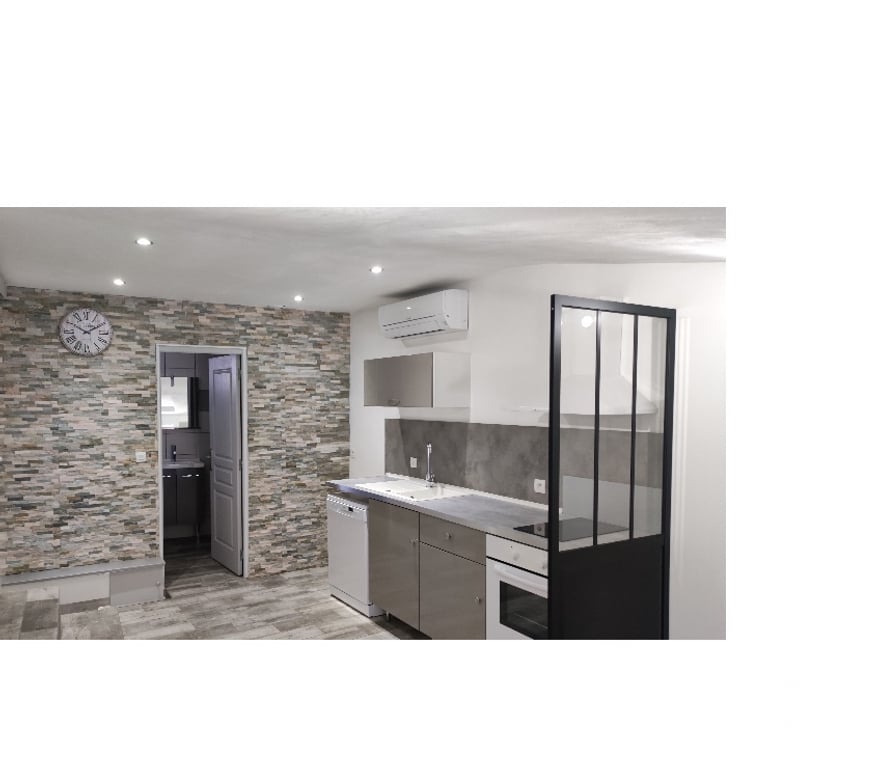 Appartements à vendre Var St Maximin la Ste Baume - 83470 - Photos Vivastreet T2 A VENDRE DE 50 M 36 LOI CARREZ CENTRE VILLE DE ST MAXIMIN