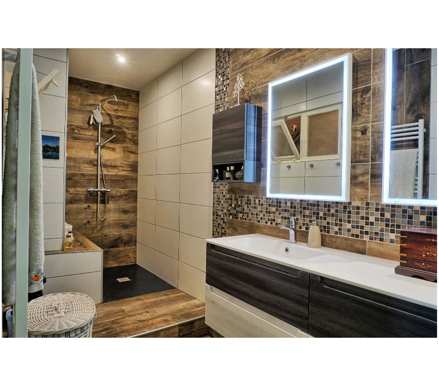 Appartements à vendre Loire Roanne - 42300 - Photos Vivastreet Venez visiter ce bel appartement 4 chambres garages cave