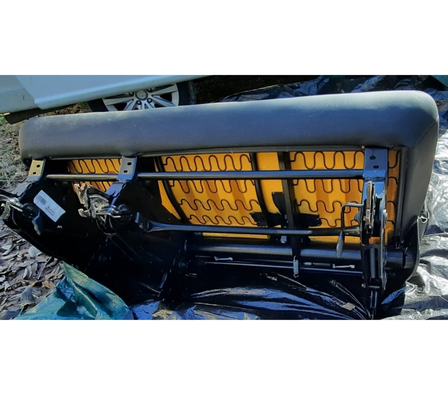 Pièces et services auto Gard Quissac - 30260 - Photos Vivastreet Banquette arrière pour Vito II