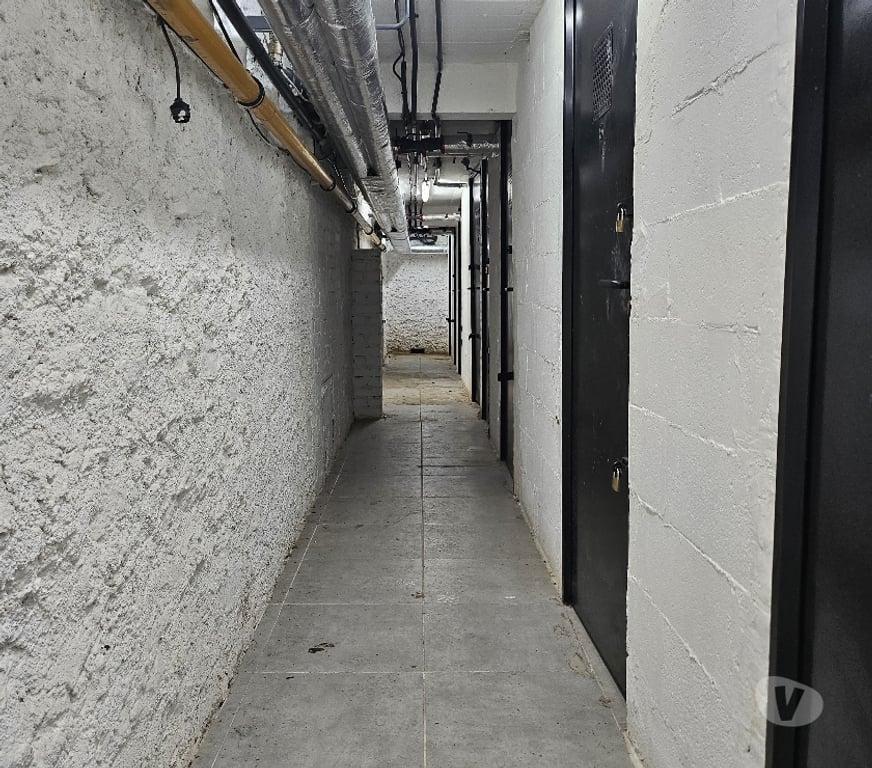 Parkings - Garages Seine-Saint-Denis Aubervilliers - 93300 - Photos Vivastreet Cave - box - espace de stockage