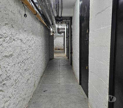 Location parking & garage Aubervilliers Seine-Saint-Denis - Photos Vivastreet Cave - box - espace de stockage