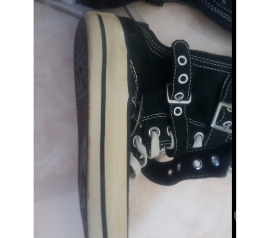 Chaussures Guadeloupe Baie Mahault - 97122 - Photos Vivastreet converse chuck taylor hight top