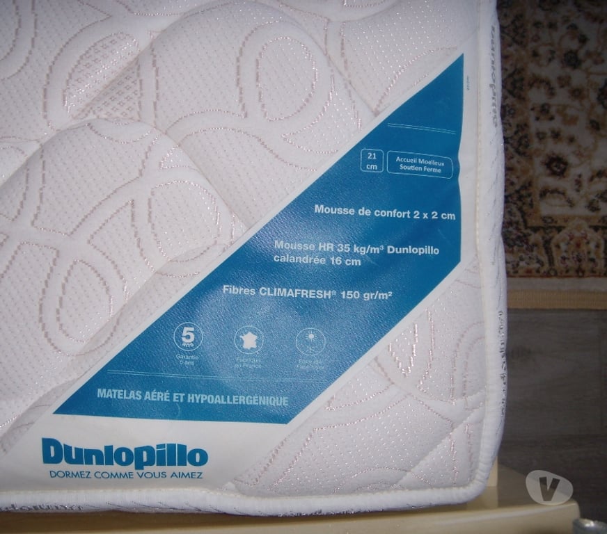 Ameublement & art de la table Val-de-Marne Le Plessis Trevise - 94420 - Photos Vivastreet lit en bois nacrée 200 x 140 et 2 chevets et 2 lampes