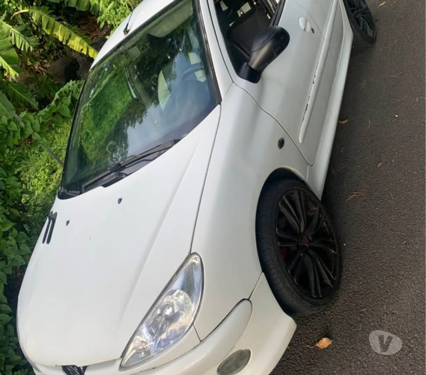 Voiture d'occasion Guadeloupe Baie Mahault - 97122 - Photos Vivastreet Peugeot 206 1.4 HDi X Line Clim 5p