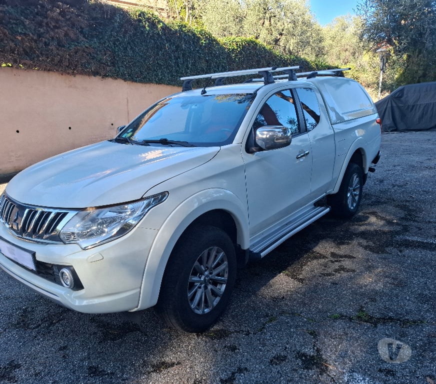 Véhicules commerciaux & utilitaires d'occasion Alpes-Maritimes Nice - Photos Vivastreet Mitsubishi L200 club cab 2,4 DI-D 181cv intense