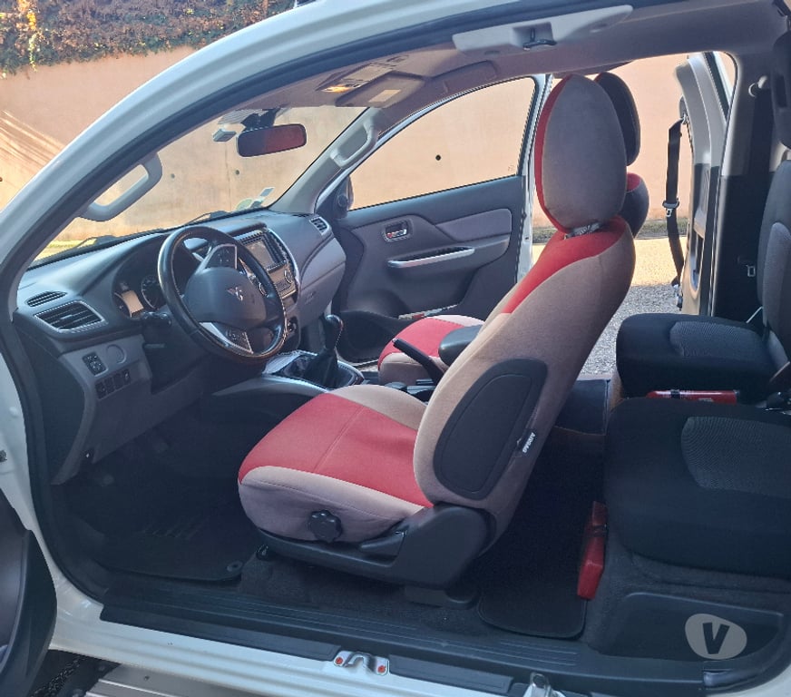 Véhicules commerciaux & utilitaires d'occasion Alpes-Maritimes Nice - Photos Vivastreet Mitsubishi L200 club cab 2,4 DI-D 181cv intense