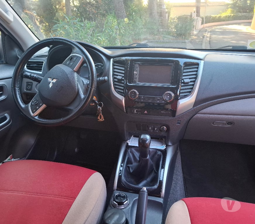 Véhicules commerciaux & utilitaires d'occasion Alpes-Maritimes Nice - Photos Vivastreet Mitsubishi L200 club cab 2,4 DI-D 181cv intense