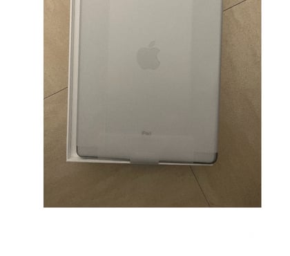 Téléphonie Orleans Orleans - Photos Vivastreet Ipad 9è génération 10.2 JAMAIS UTILISER 64 Go WIFI