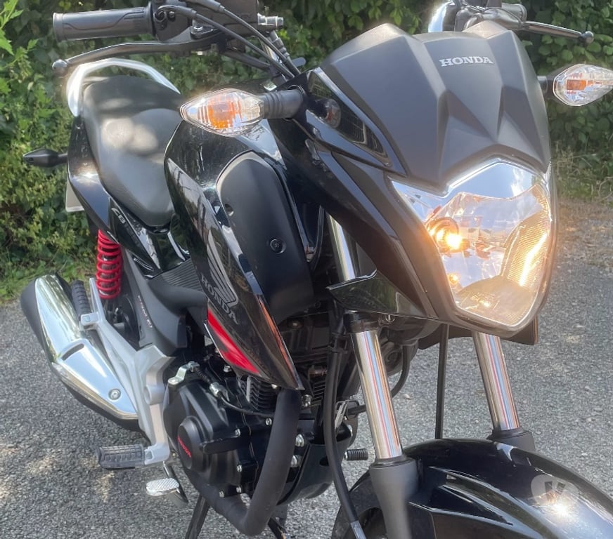 Moto d'occasion Var Draguignan - Photos Vivastreet Honda 125cc cbf