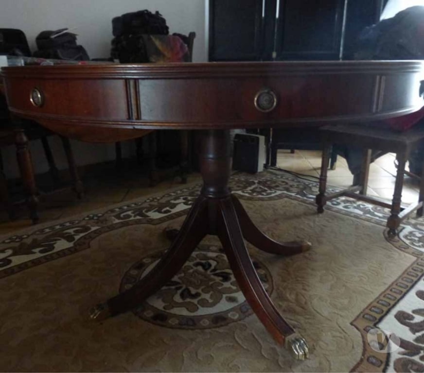 Ameublement & art de la table Bouches-du-Rhône Aix en Provence - Photos Vivastreet Table ronde dessus cuir