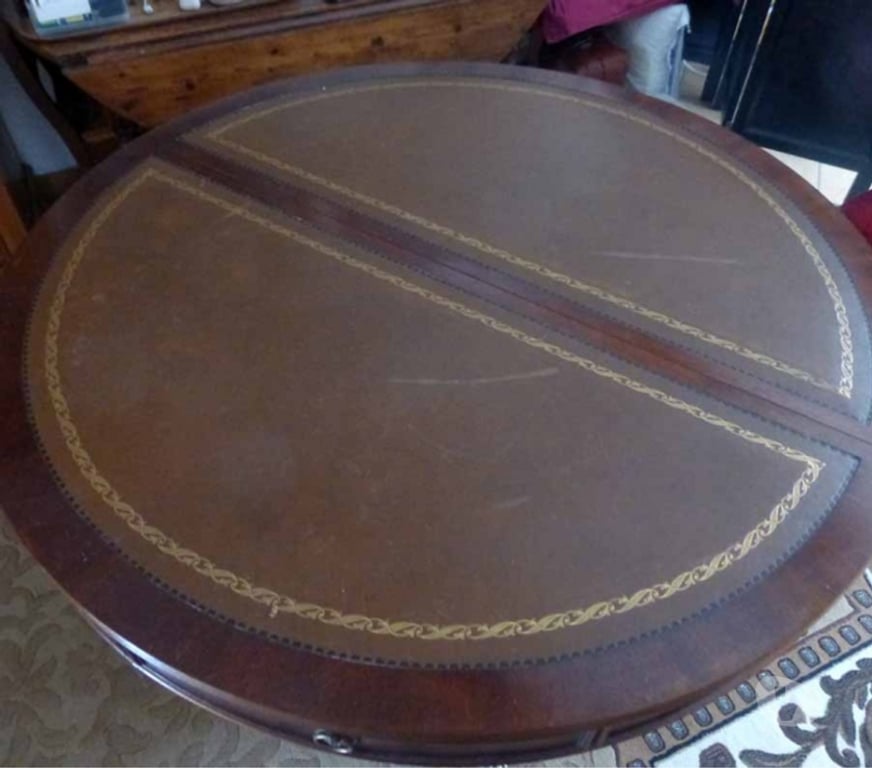 Ameublement & art de la table Bouches-du-Rhône Aix en Provence - Photos Vivastreet Table ronde dessus cuir