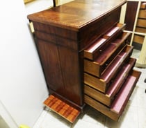 Commode dessus marbre