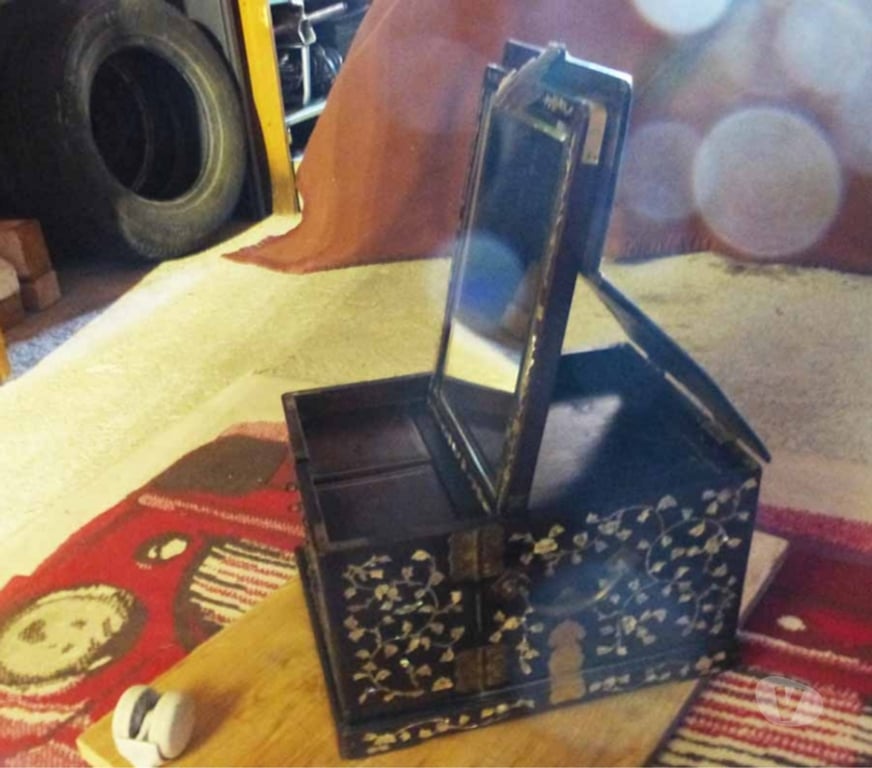 Décoration - art Bouches-du-Rhône Aix en Provence - Photos Vivastreet Coiffeuse chinoise incrustée nacre