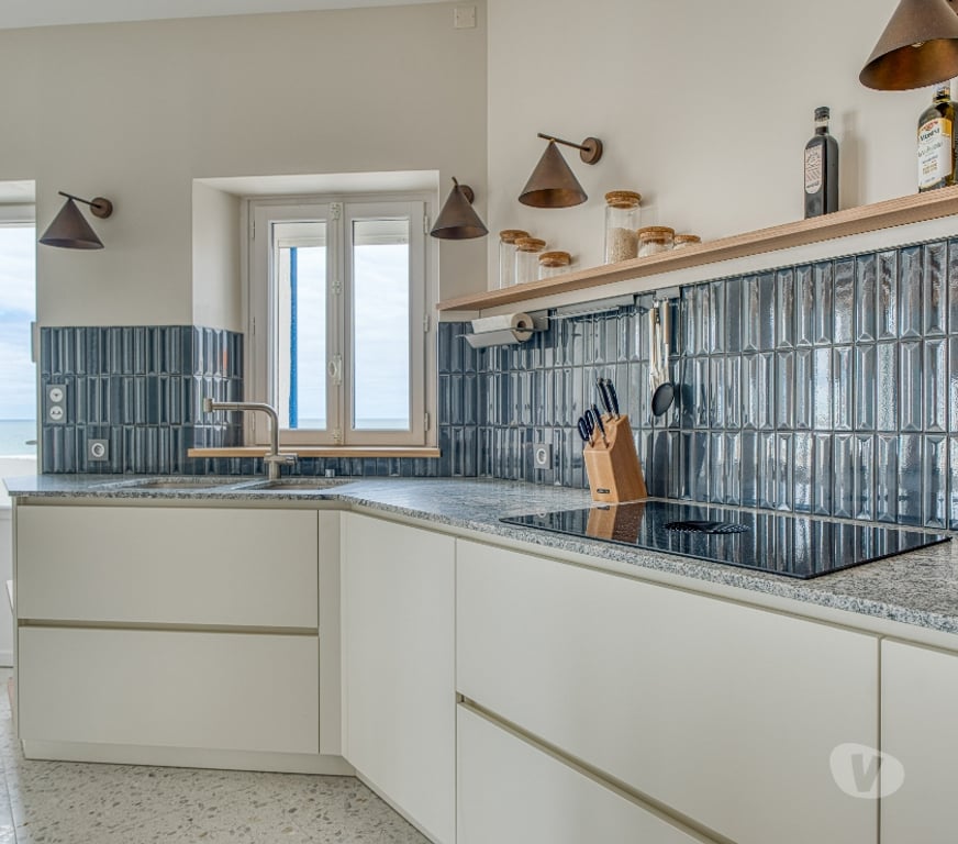 location saisonniere Vendée St Gilles Croix de Vie - 85800 - Photos Vivastreet Villa de famille face mer et avec piscine chauffée, pour 10