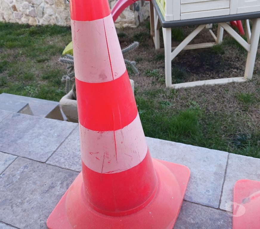 Autre Gard Nimes - Photos Vivastreet Plots de signalisation