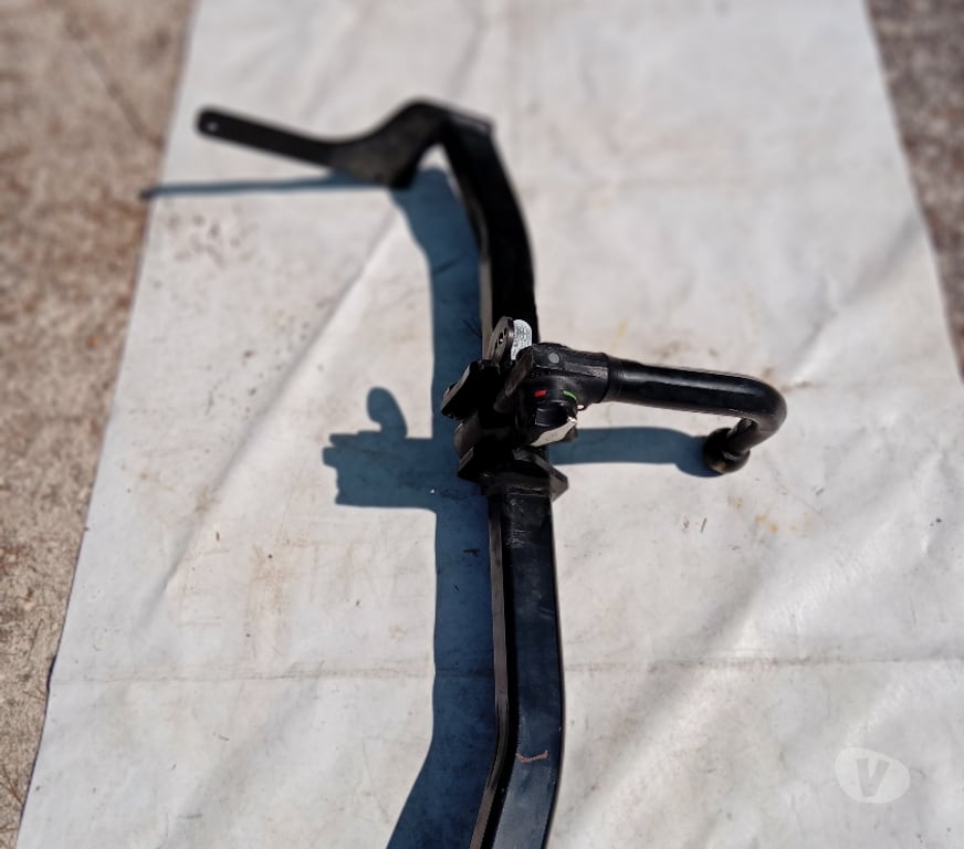 Pièces et services auto Var La Garde - 83130 - Photos Vivastreet attelage duster DACIA 1 ou 2 démontage sans outil