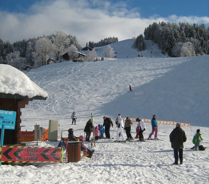 location saisonniere Savoie Notre Dame de Bellecombe - 73590 - Photos Vivastreet LOUE STUDIO EN SAVOIE à NOTRE DAME DE BELLECOMBE ski