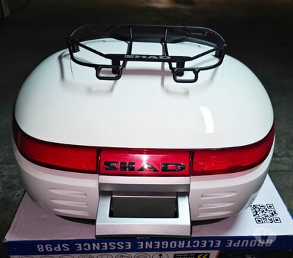 Accessoires moto d'occasion La Grande Motte Hérault - Photos Vivastreet Top-case Shad SH50 blanc