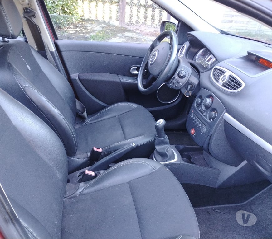 Voiture d'occasion Ardèche Annonay - 07100 - Photos Vivastreet Renault clio 3 ct ok distrib neuve
