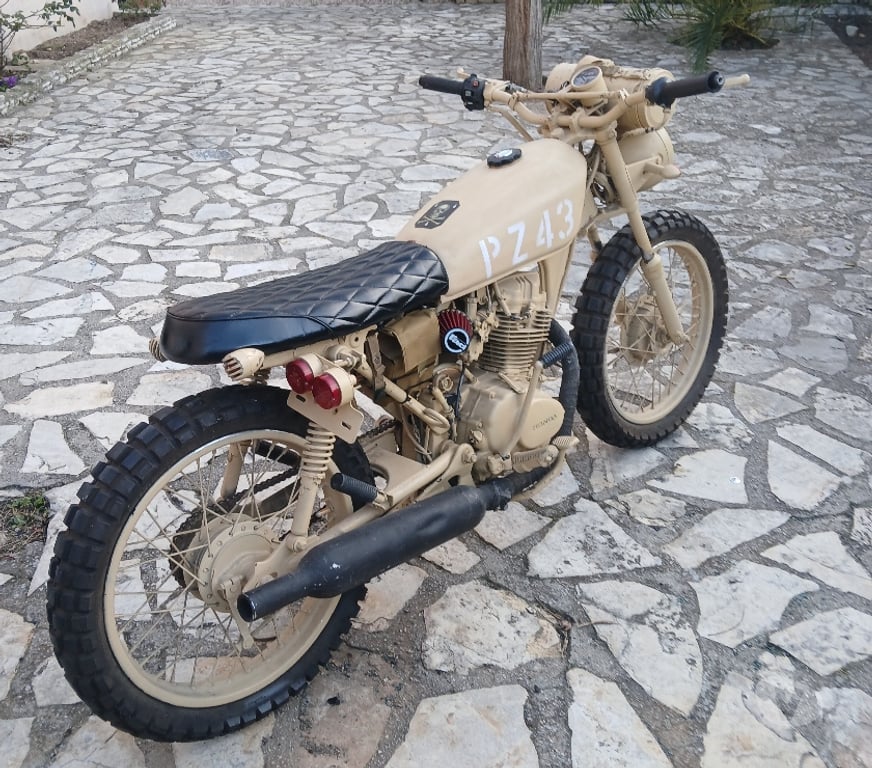 Moto d'occasion Vaucluse Taillades - 84300 - Photos Vivastreet Honda 125 XLR , SCRAMBLER