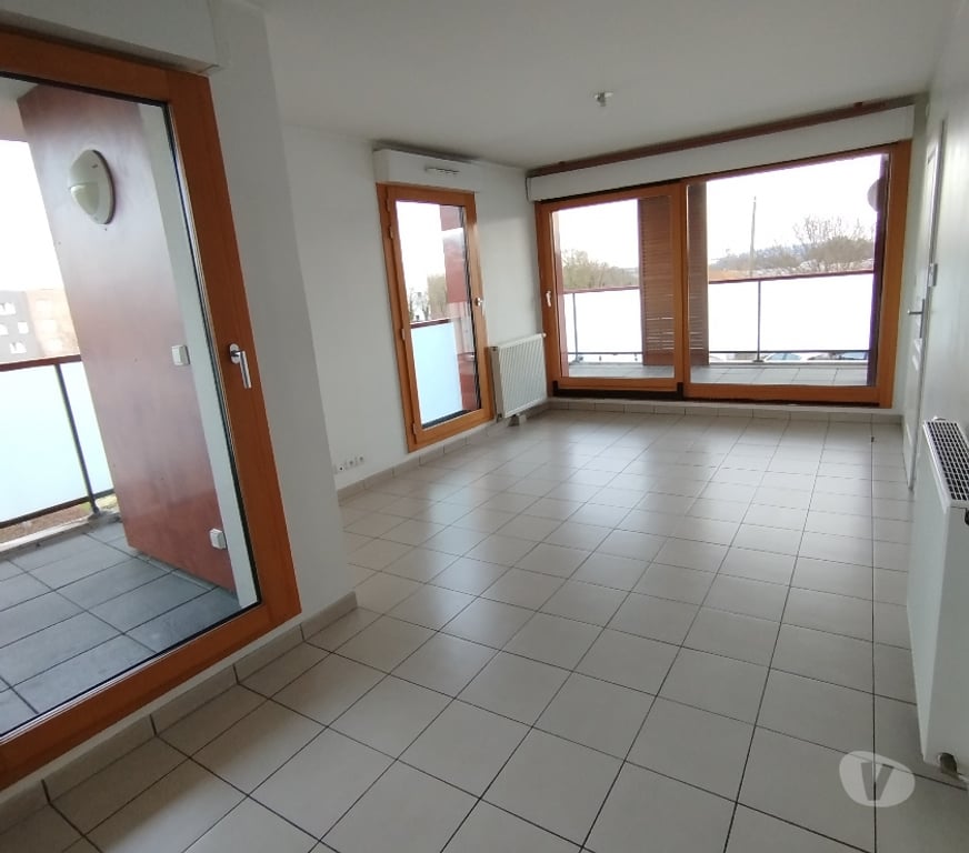 Location appartement Val-d'Oise St Ouen l'Aumone - 95310 - Photos Vivastreet F2 + parking + cave