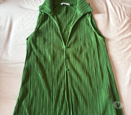Vêtements occasion Courbevoie Hauts-de-Seine - Photos Vivastreet Haut vert Zara T38