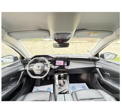 Photos Vivastreet PEUGEOT 308 ALLURE PACK 130 CH ESSENCE BVM6 AN 2023