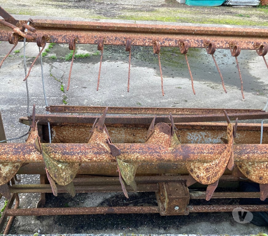 Matériel Charente-Maritime St Agnant - 17620 - Photos Vivastreet Epandeur fumier pour petite remorque