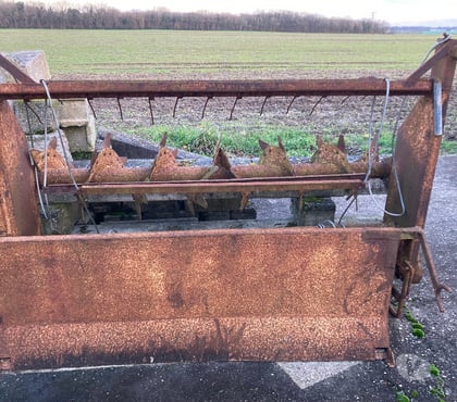 Matériel agricole St Agnant Charente-Maritime - Photos Vivastreet Epandeur fumier pour petite remorque