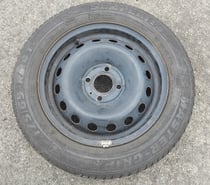 Roues 185 65 R15 et 185 65 R14.