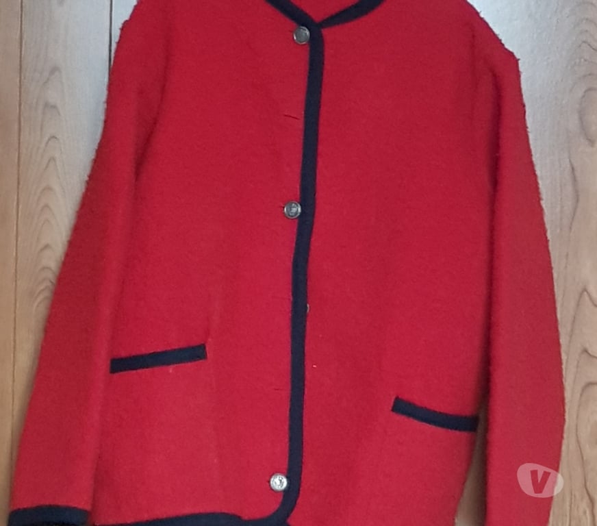 Vêtements occasion Essonne Juvisy sur Orge - 91260 - Photos Vivastreet veste laine et jupe plissée verte