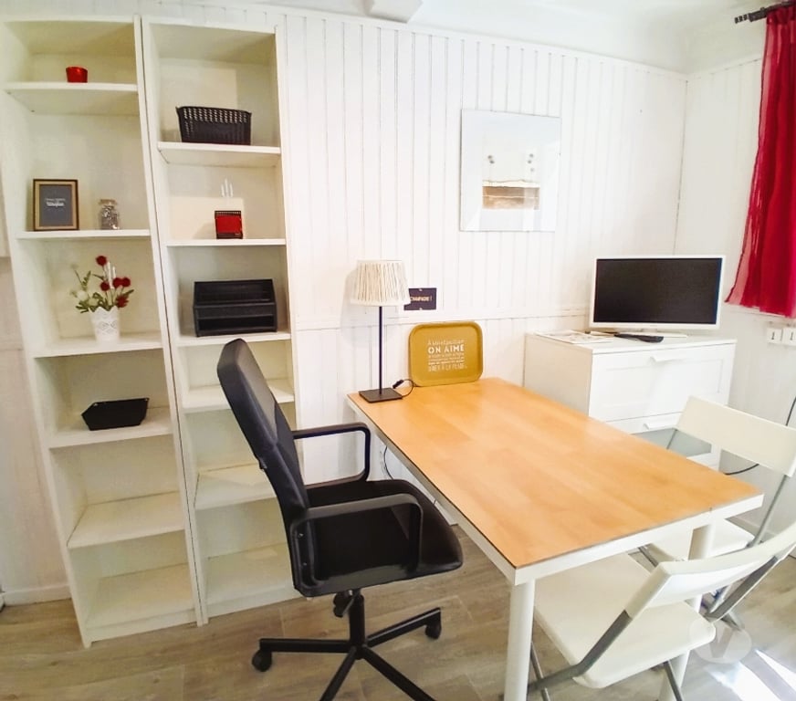 Appartement meublé Hérault Montpellier - Photos Vivastreet F1 centre Historique à 5' des Facs, 3 lignes Tram