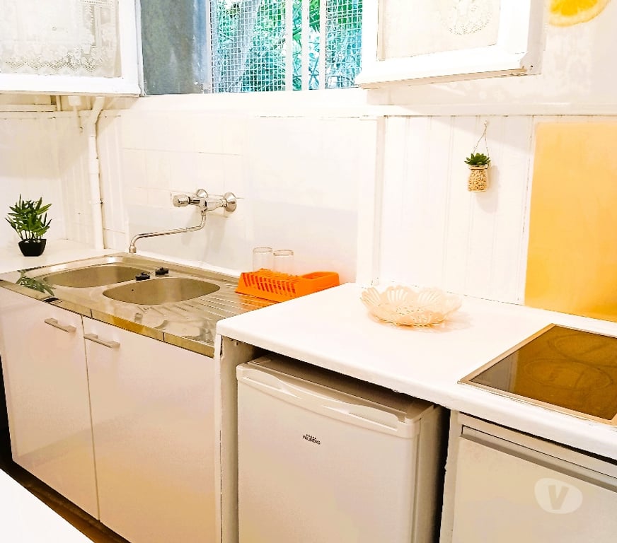 Appartement meublé Hérault Montpellier - Photos Vivastreet F1 centre Historique à 5' des Facs, 3 lignes Tram