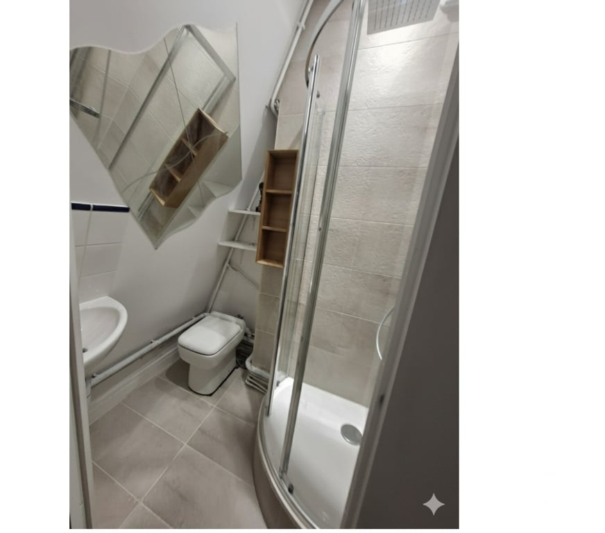 Artisans & dépannages Paris Paris 16ème ardt - 75016 - Photos Vivastreet Peintre et tout corps d'état en bâtiment.