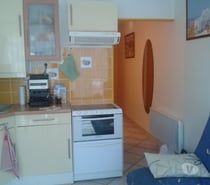 studio tout équipé, en bord de mer