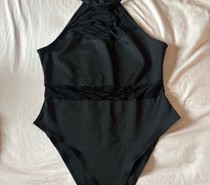 H vend body noir taille L