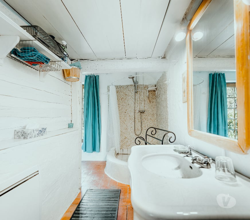 location saisonniere Var Lorgues - 83510 - Photos Vivastreet Maison du train avec grande piscine