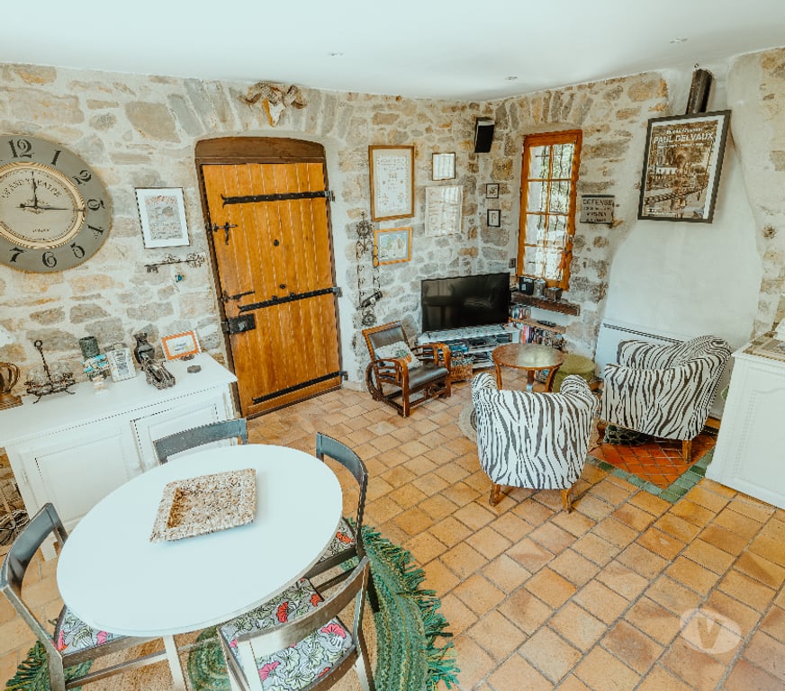 location saisonniere Var Lorgues - 83510 - Photos Vivastreet Maison du train avec grande piscine