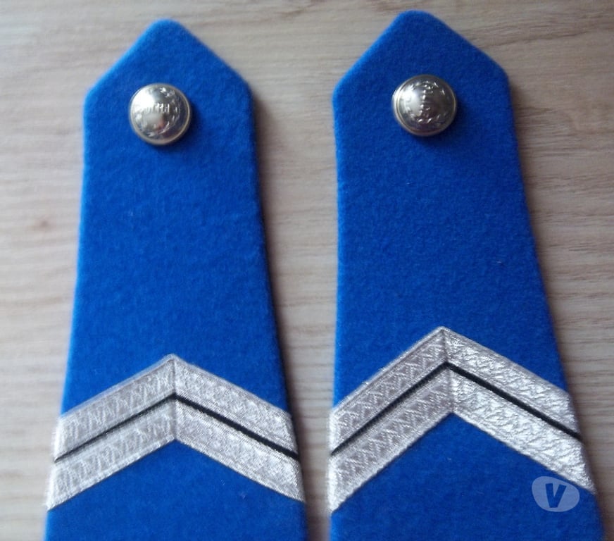 Collection Manche Valognes - 50700 - Photos Vivastreet lot pattes d'épaule police gardien titulaire