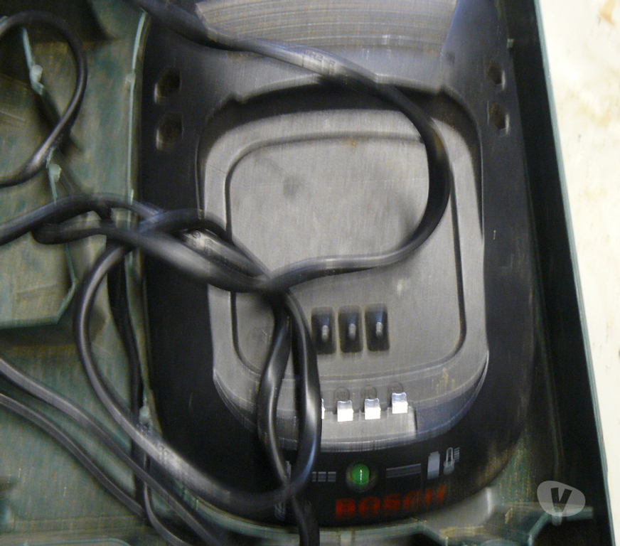  Charente Breville - 16370 - Photos Vivastreet 4 batterie BOCH PSR 1440 LI-2