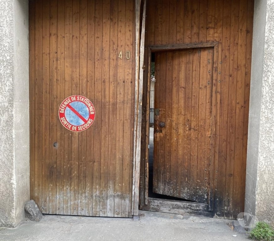 Parkings - Garages Seine-Saint-Denis La Courneuve - 93120 - Photos Vivastreet À Louer : Box de Rangement Garage
